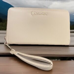 Nordace‎ Travel Wallet Smart and RFID Blocking Wallet Beige Passport Zip Around